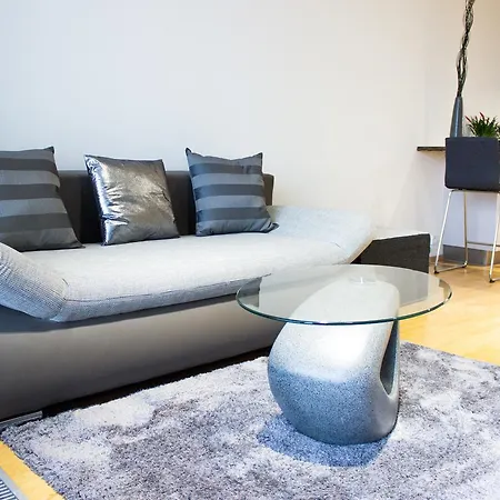 Campus Apartment *